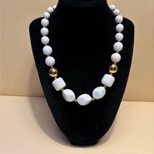 Vintage Liz Claiborne Gold Tone White Beaded Necklace 18”+2”